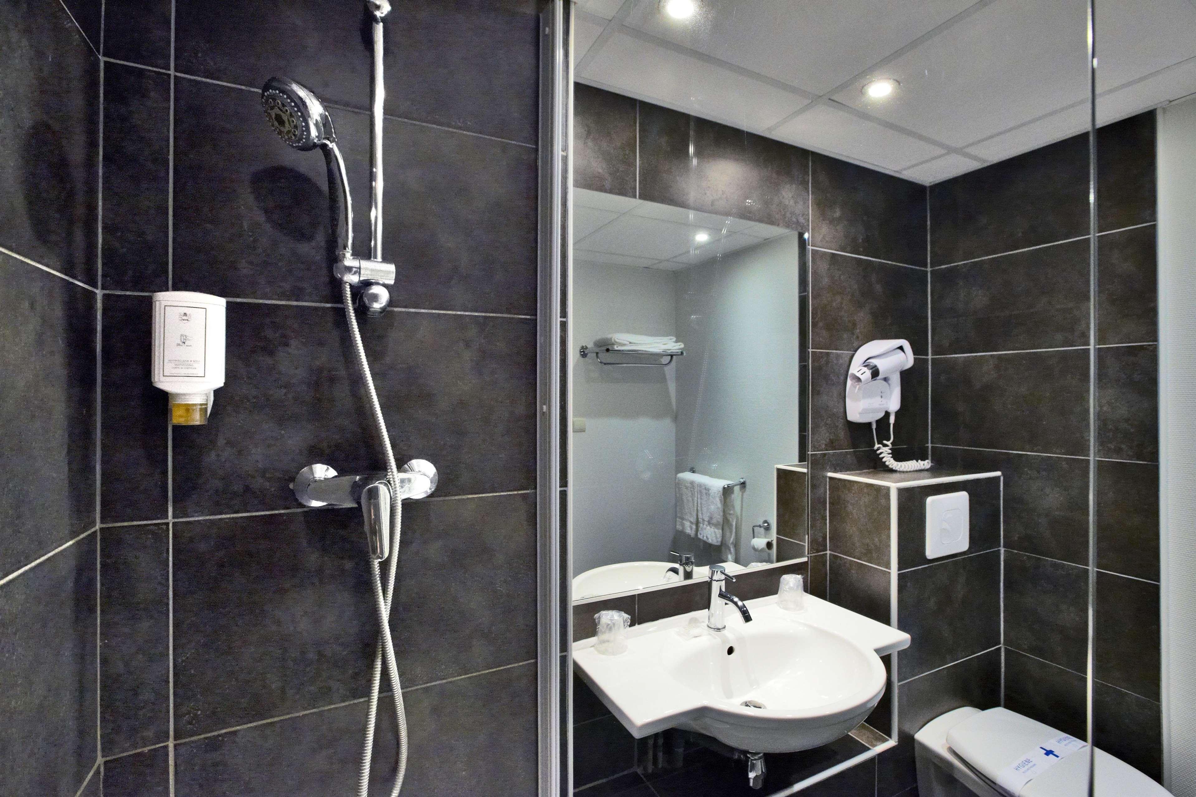 Hotel Kyriad La Rochelle Centre Ville Dış mekan fotoğraf